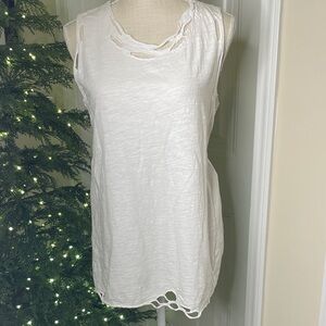 Elizabeth and James Distressed White Sleeveless Top size L